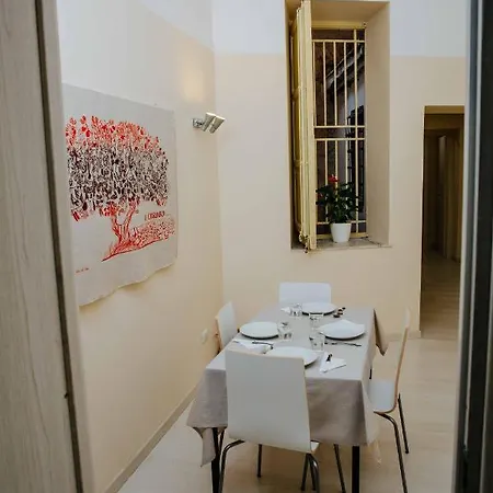 בית הארחה Calamarina Centro