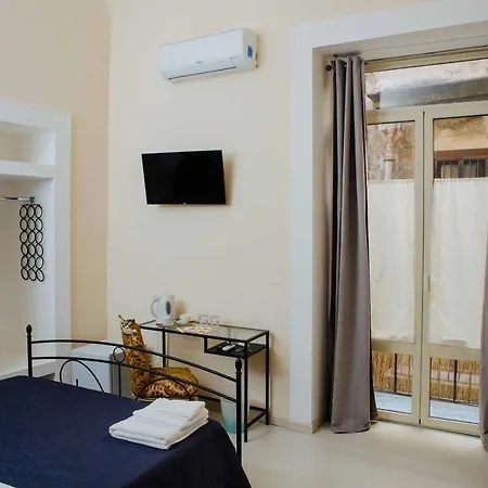 Πανσιόν Calamarina Centro